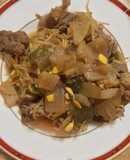 豚コマ肉ともやしの甜麺醤中華炒め