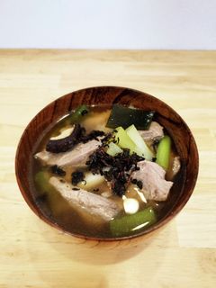 ゆかりでさっぱり!まぐろのあらの味噌汁-レシピのメイン写真