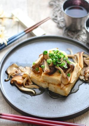 香ばしきのこソースで食べる豆腐ステーキ-レシピのメイン写真