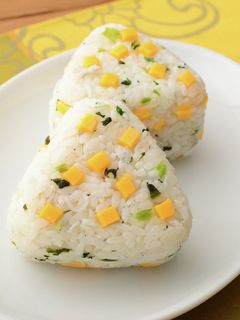 チーズとしらすのおにぎり-レシピのメイン写真