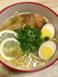 塩ラーメン(レモン入り)-レシピのメイン写真