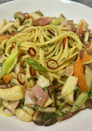 具材たっぷりニンニクマヨしょうゆパスタ-レシピのメイン写真