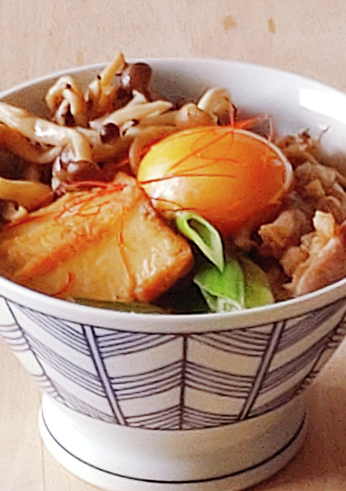 少量豚肉と厚揚げのすき焼き丼★ランチ♡卵-レシピのメイン写真