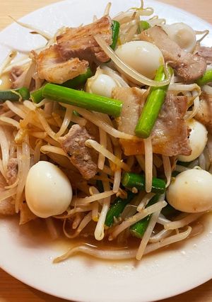 ご飯がとまらん！豚バラニンニクうずら炒め-レシピのメイン写真