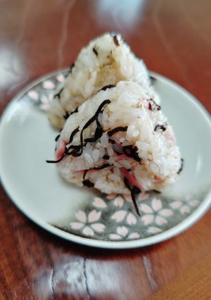 塩昆布と紅しょうがのおにぎり-レシピのメイン写真