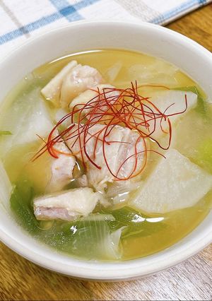 塩出汁で鶏もも肉と大根の参鶏湯-レシピのメイン写真