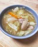 肌寒い日に…☆鶏肉の旨味たっぷりお味噌汁