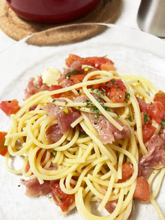 トマトと生ハムの簡単冷製パスタ-レシピのメイン写真