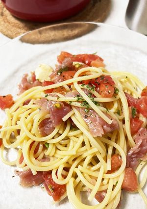 トマトと生ハムの簡単冷製パスタ-レシピのメイン写真