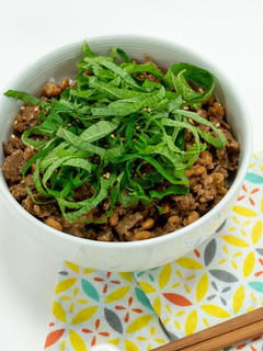 たんぱく質約28g!納豆梅そぼろ丼-レシピのメイン写真