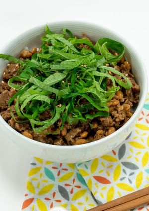 たんぱく質約28g！納豆梅そぼろ丼-レシピのメイン写真