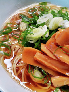 豚軟骨煮の煮汁で作る醤油ラーメン-レシピのメイン写真