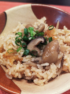 しみしみ♬鶏皮ごぼうの炊き込みご飯-レシピのメイン写真
