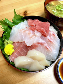 お刺身盛り合わせ乗せるだけ♪ 海鮮丼-レシピのメイン写真