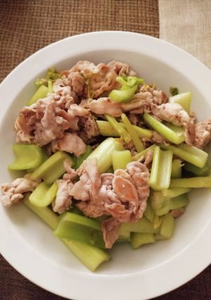 豚コマとセロリ炒め\(^o^)/-レシピのメイン写真