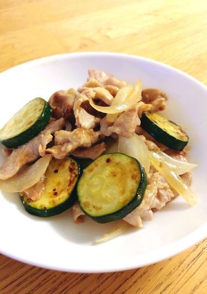 豚肉とズッキーニの炒め物-レシピのメイン写真