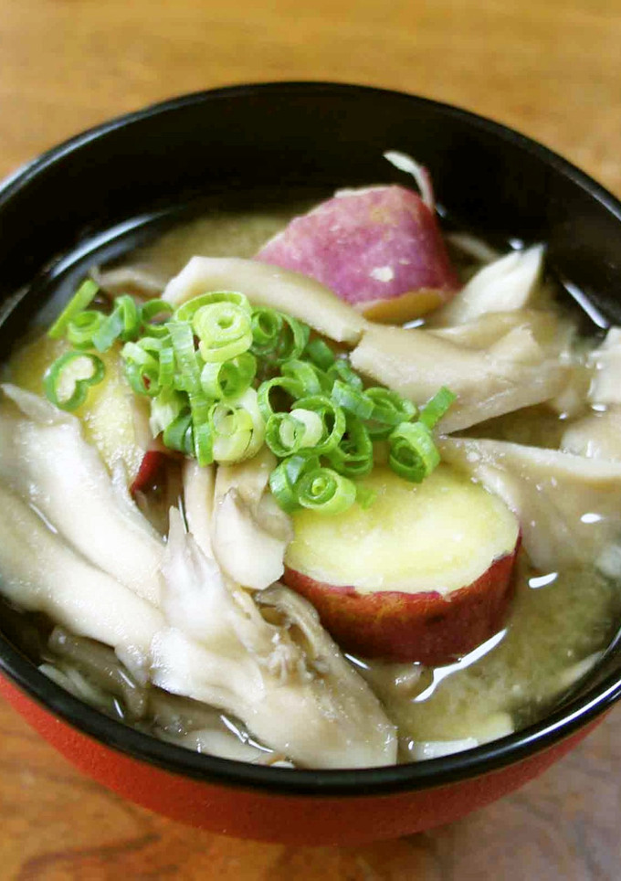 さつまいもと舞茸のみそ汁-レシピのメイン写真
