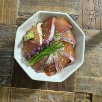 ネタ(サーモン)はまち