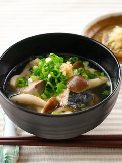 生姜たっぷり♪ しめじとさば缶のお味噌汁-レシピのメイン写真