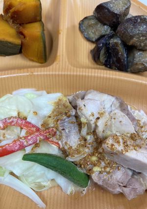 ☆体にお財布に優しい☆蒸し鶏ゴマソース-レシピのメイン写真