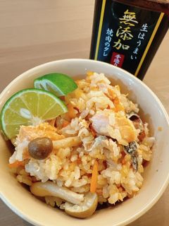 焼肉の生だれで 鮭ときのこの炊き込みご飯-レシピのメイン写真