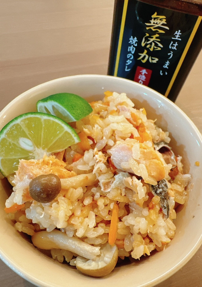 焼肉の生だれで 鮭ときのこの炊き込みご飯-レシピのメイン写真