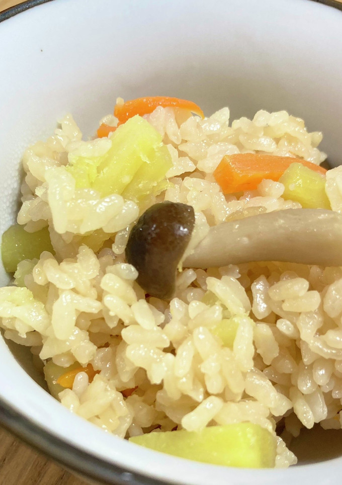 さつまいもとしめじの炊き込みご飯-レシピのメイン写真