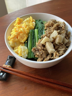 簡単ヘルシー節約 肉なしレンコンそぼろ丼-レシピのメイン写真
