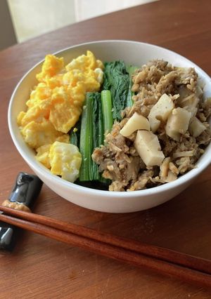 簡単ヘルシー節約 肉なしレンコンそぼろ丼-レシピのメイン写真