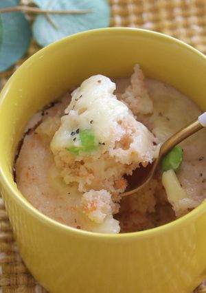 鮭フレークとチーズのレンチン蒸しパン-レシピのメイン写真