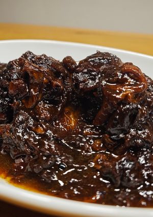豚肉の赤ワイン煮込み【簡単材料♪】-レシピのメイン写真