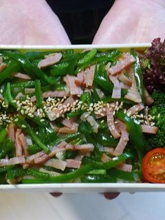 電子レンジで★ピーマンとベーコンの丼弁当-レシピのメイン写真