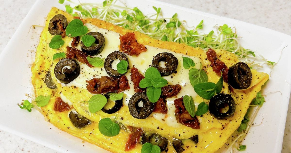 オムレツ ブラックオリーブとドライトマトのオムレツ by yummysunny