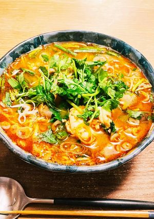 夫大好きティーヌンの味！トムヤムラーメン-レシピのメイン写真