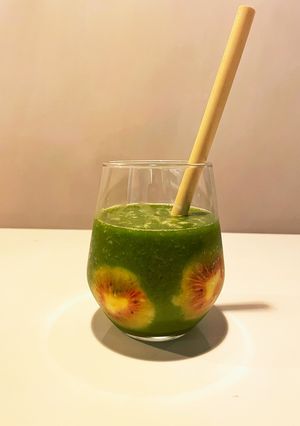 有機ほうれん草とキウイのスムージー-レシピのメイン写真