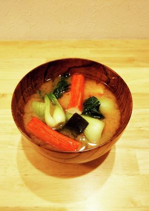 チンゲン菜とカニカマの味噌汁-レシピのメイン写真