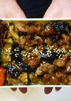 レンジで簡単★なすと豚肉のみそ和え丼弁当-レシピのメイン写真
