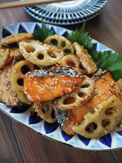 簡単!鮭とれんこんの甘酢炒め-レシピのメイン写真