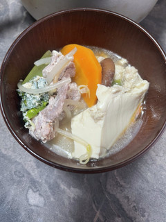 ダイエットに!胃腸にいい心身温まる豆乳鍋-レシピのメイン写真