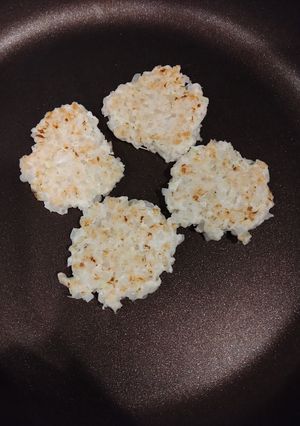 手づかみ離乳食★鶏キャベ玉ねぎバーグ-レシピのメイン写真