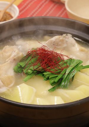 塩麹でやわらか♪鶏手羽元のタッカンマリ-レシピのメイン写真