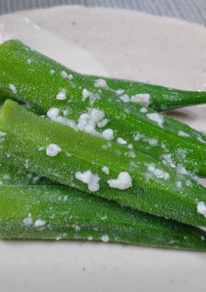 丸ごと1本オクラの塩麹あえ-レシピのメイン写真