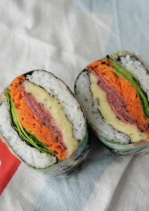 フレンチ仕立て。ローストビーフおにぎらず-レシピのメイン写真