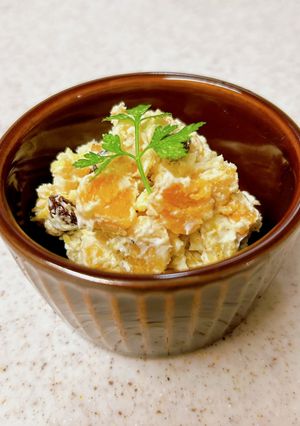 焼き芋とクリームチーズのサラダ-レシピのメイン写真