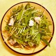 畑の水菜とカマンベールチーズのサラダ