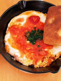 簡単やわらかトマトを使った目玉焼き^_^-レシピのメイン写真