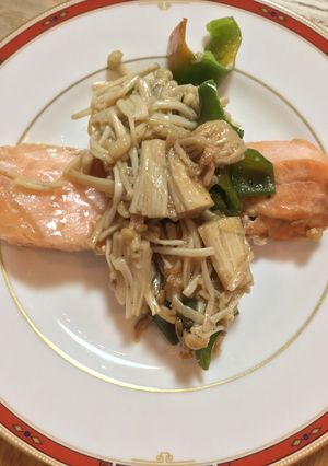 サーモンとえのきのにんにくしょうゆ炒め-レシピのメイン写真