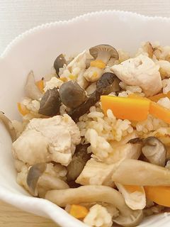 秋の味覚!鶏肉ときのこの炊き込みご飯-レシピのメイン写真