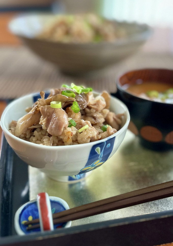 簡単美味☆舞茸と鶏ももの炊き込みごはん-レシピのメイン写真