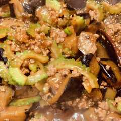 รูปของ 八丁味噌で大人の♪麻婆茄子ゴーヤ丼